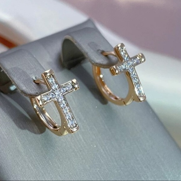 ROSE gold micro pave cross hoop earrings - Picture 2 of 9